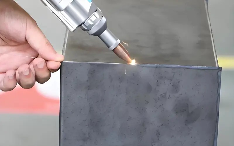 Water-cooled-hand-laser-welding-machine-2